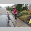 Bike03-Sigi reinigt die Bikes .....jpg